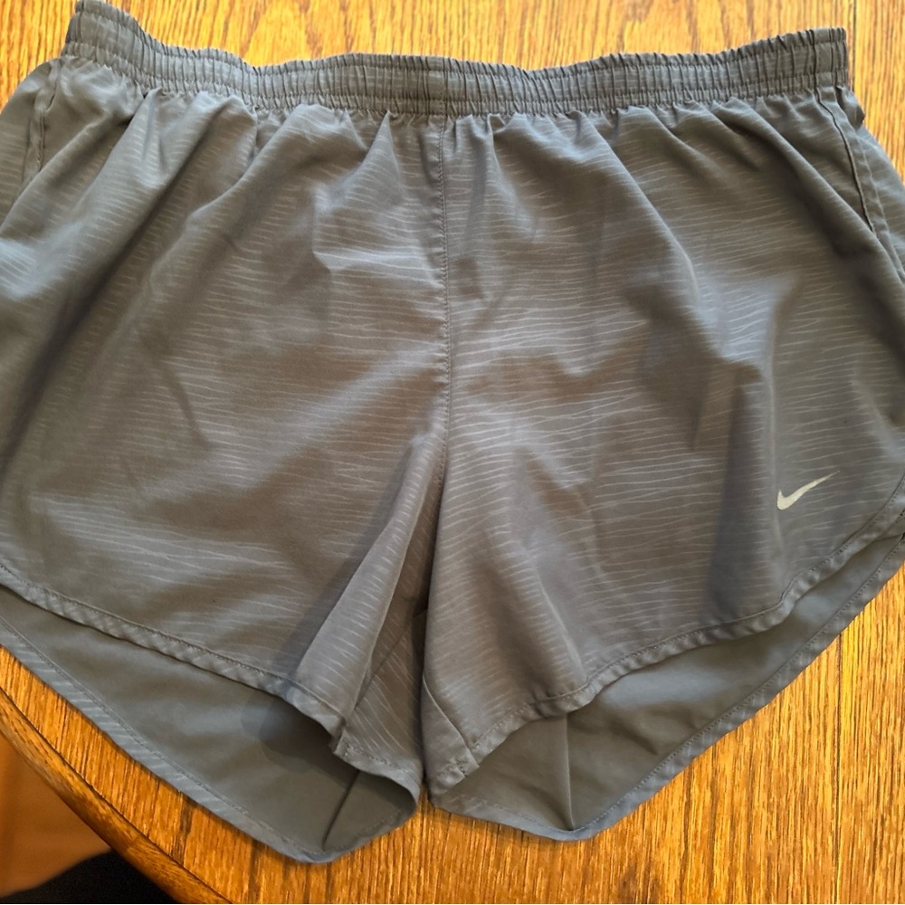 Women’s Nike athletic run running  shorts gray size medium
